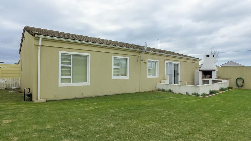 To Let 4 Bedroom Property for Rent in Windsor Park Western Cape